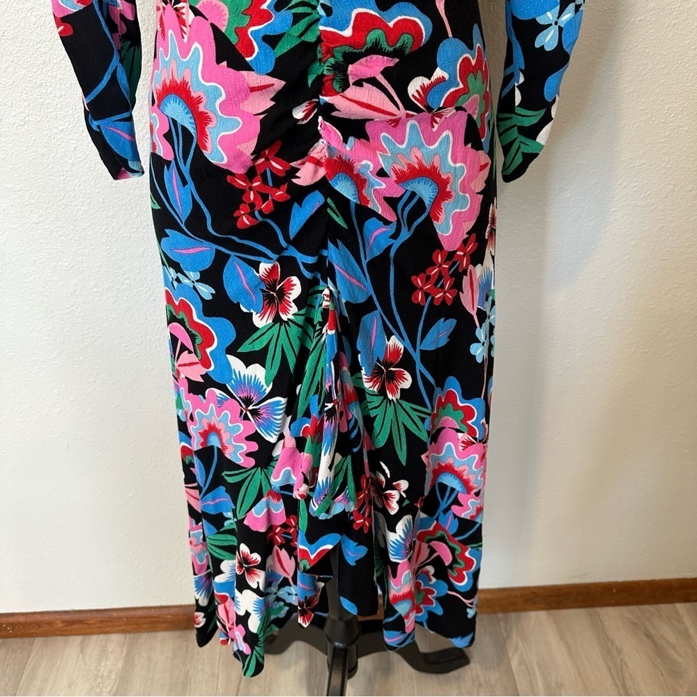 Maeve Vibrant Rouched Floral Backless Dress - Picture 7 of 15